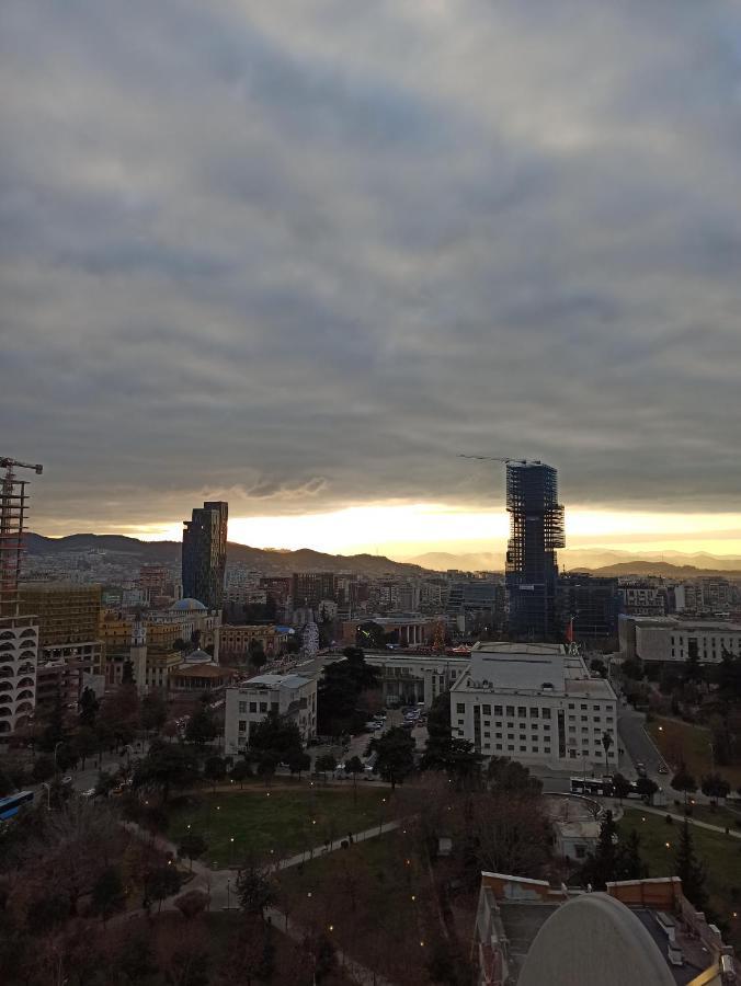 Heart Of Tirana Hotel Bagian luar foto